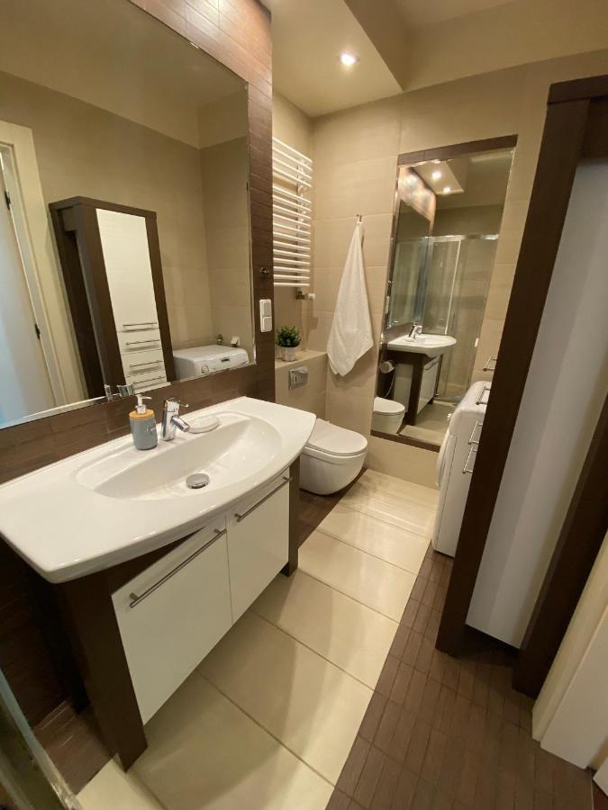 Orientalny Apartment Варшава Екстериор снимка